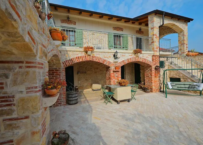 Kadija Castle * トゥラニ